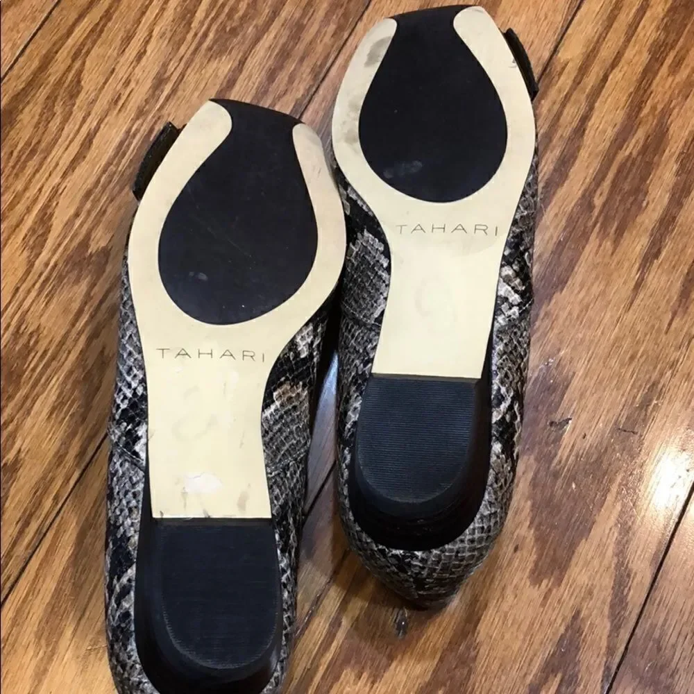 Tahari Jules Snakeskin Print and Patent Leather Flats Sz 7